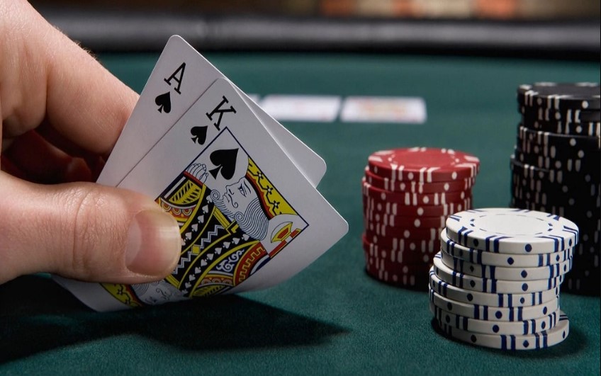 Kinh nghiệm chơi tight trong Poker từ chuyên gia Casino